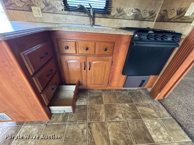 image for item DU9367 2008 Coachmen Wyoming camper