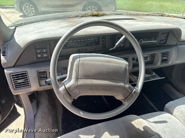 image for item DU9392 1993 Chevrolet Caprice 