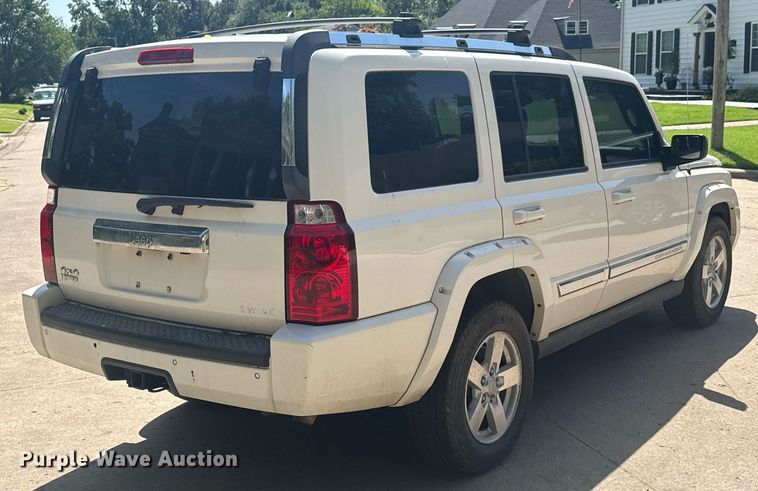 image for item DU9393 2006 Jeep Commander SUV