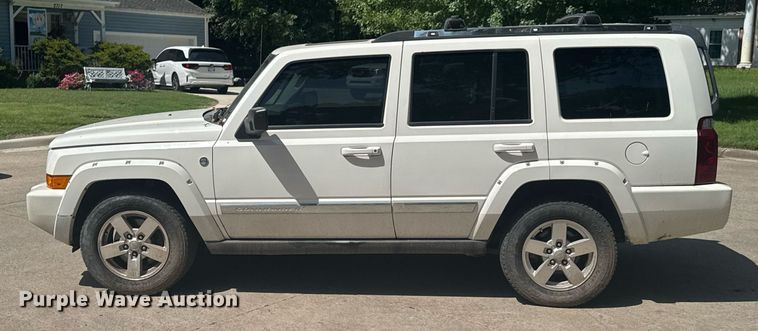 image for item DU9393 2006 Jeep Commander SUV