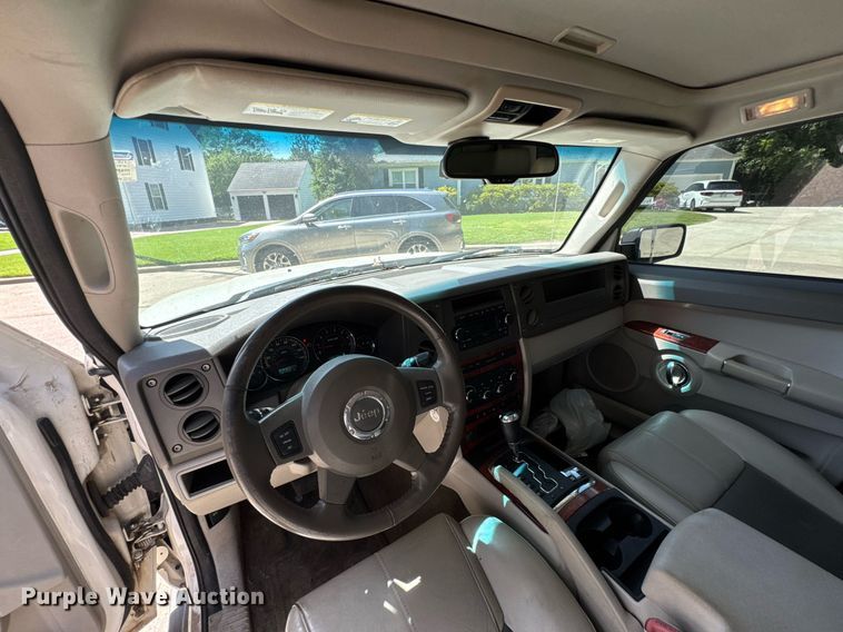 image for item DU9393 2006 Jeep Commander SUV