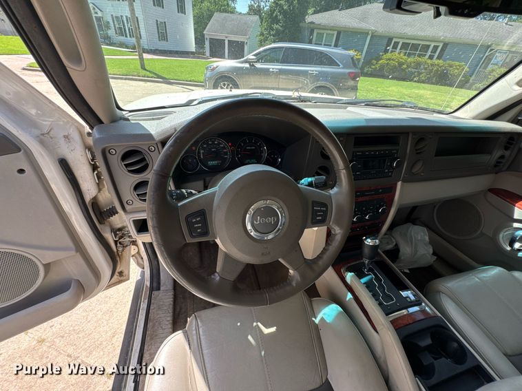 image for item DU9393 2006 Jeep Commander SUV