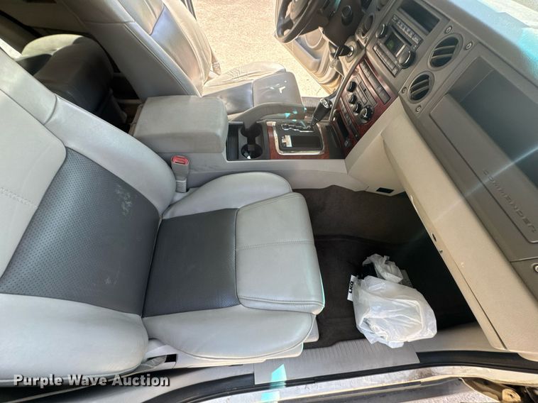 image for item DU9393 2006 Jeep Commander SUV