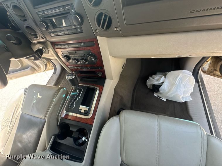 image for item DU9393 2006 Jeep Commander SUV