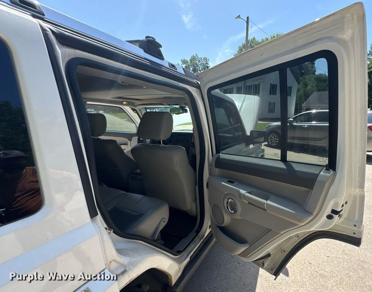 image for item DU9393 2006 Jeep Commander SUV