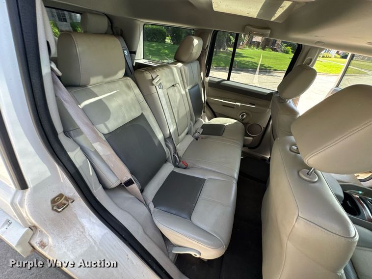 image for item DU9393 2006 Jeep Commander SUV