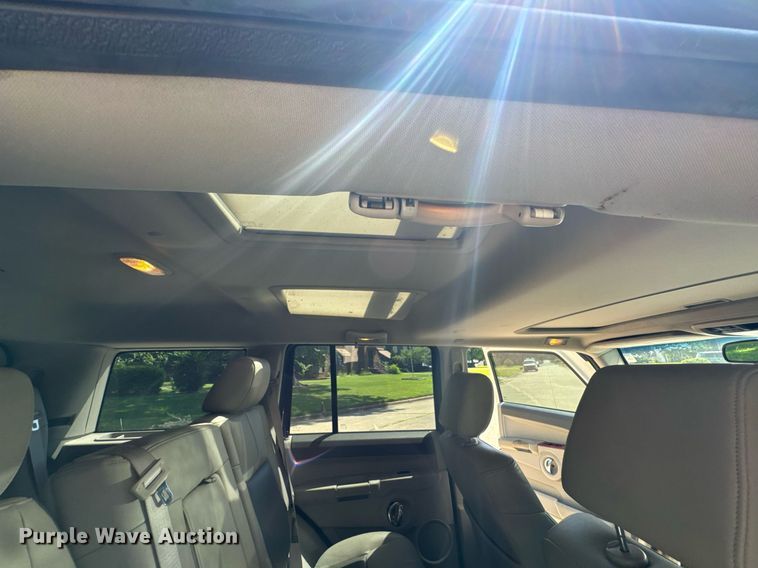 image for item DU9393 2006 Jeep Commander SUV