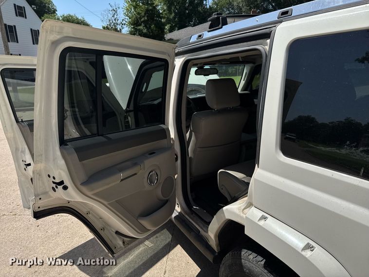 image for item DU9393 2006 Jeep Commander SUV