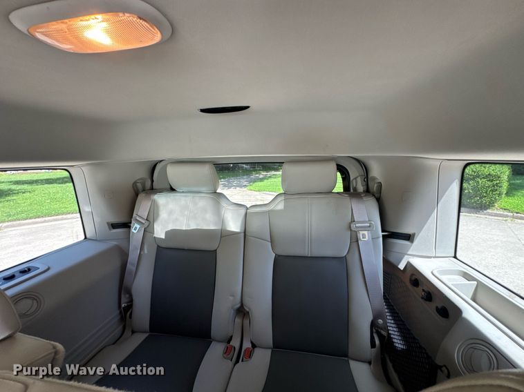 image for item DU9393 2006 Jeep Commander SUV