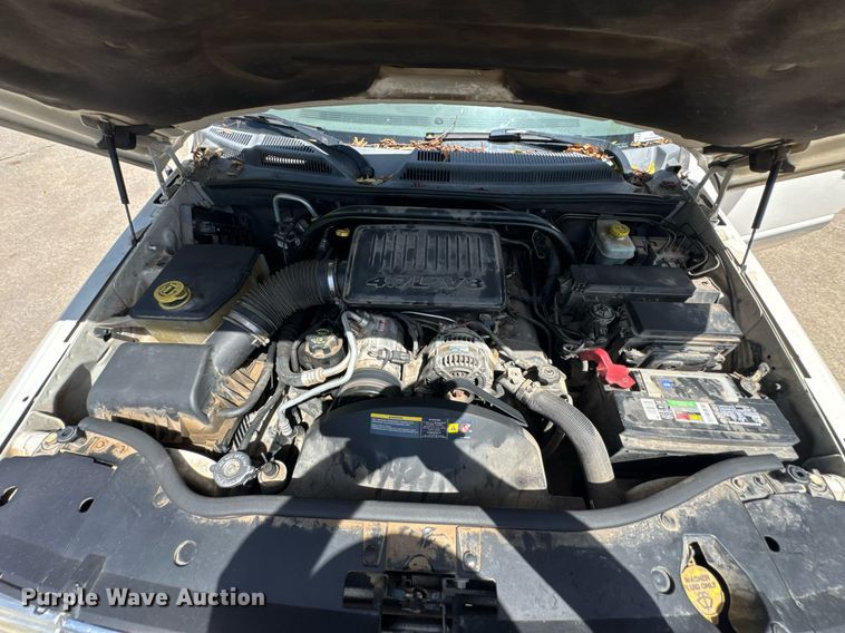 image for item DU9393 2006 Jeep Commander SUV