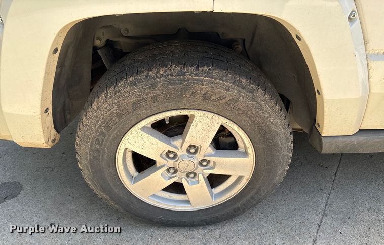 image for item DU9393 2006 Jeep Commander SUV