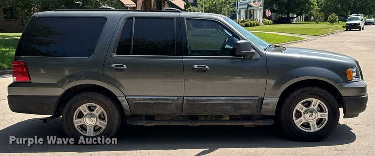 image for item DU9394 2004 Ford Expedition SUV
