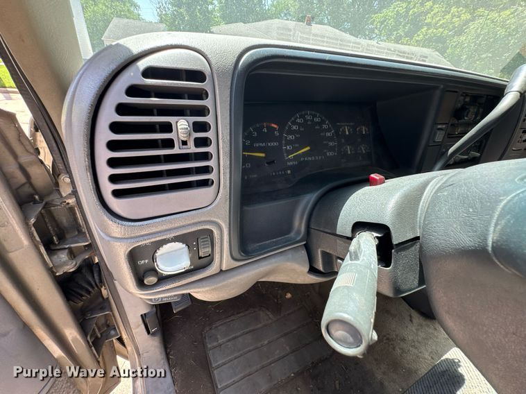 image for item DU9395 1999 GMC Sierra 2500 Crew Cab pickup truck