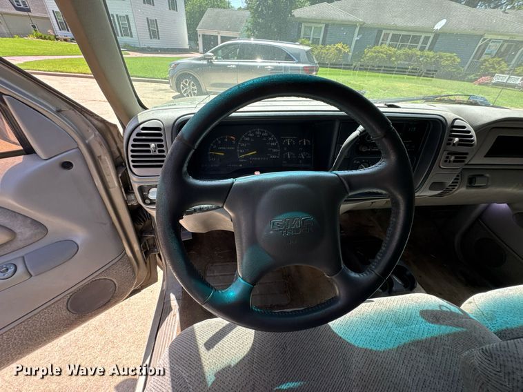 image for item DU9395 1999 GMC Sierra 2500 Crew Cab pickup truck