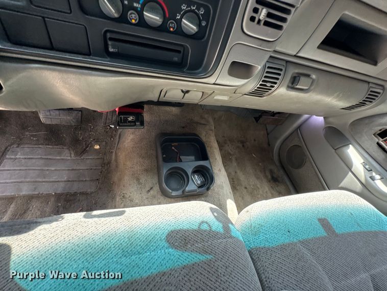 image for item DU9395 1999 GMC Sierra 2500 Crew Cab pickup truck