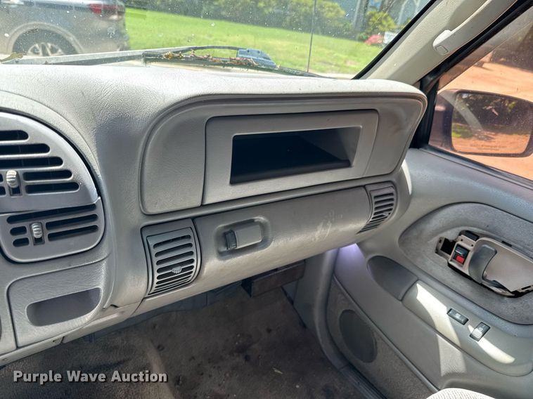 image for item DU9395 1999 GMC Sierra 2500 Crew Cab pickup truck