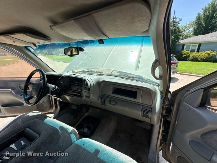 image for item DU9395 1999 GMC Sierra 2500 Crew Cab pickup truck