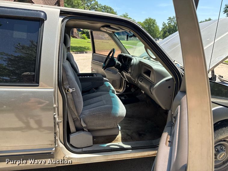 image for item DU9395 1999 GMC Sierra 2500 Crew Cab pickup truck