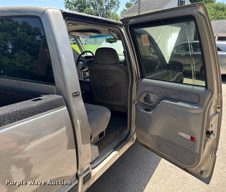 image for item DU9395 1999 GMC Sierra 2500 Crew Cab pickup truck