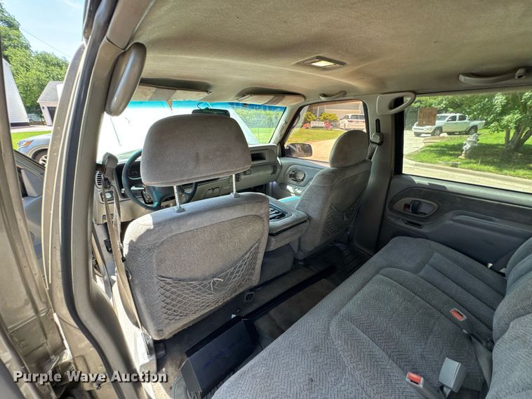 image for item DU9395 1999 GMC Sierra 2500 Crew Cab pickup truck