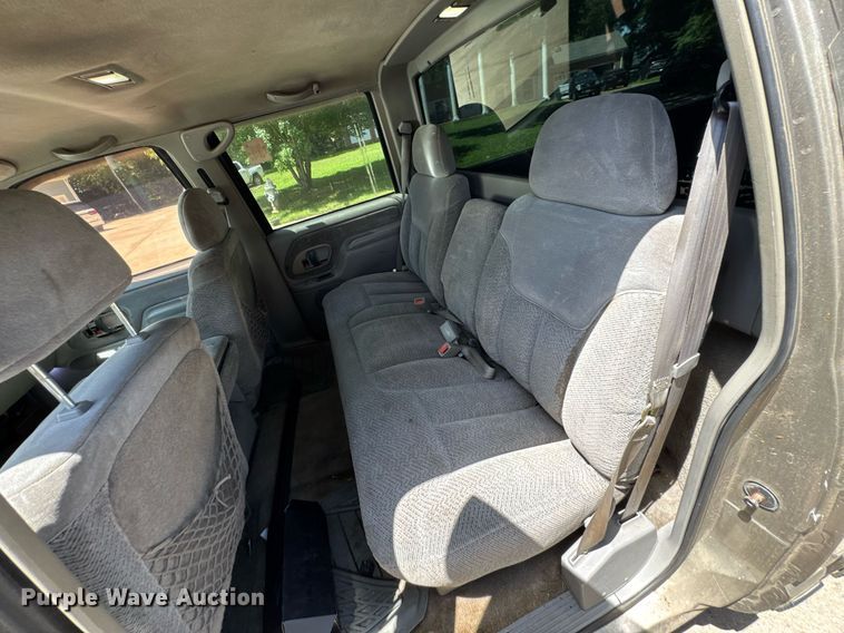 image for item DU9395 1999 GMC Sierra 2500 Crew Cab pickup truck