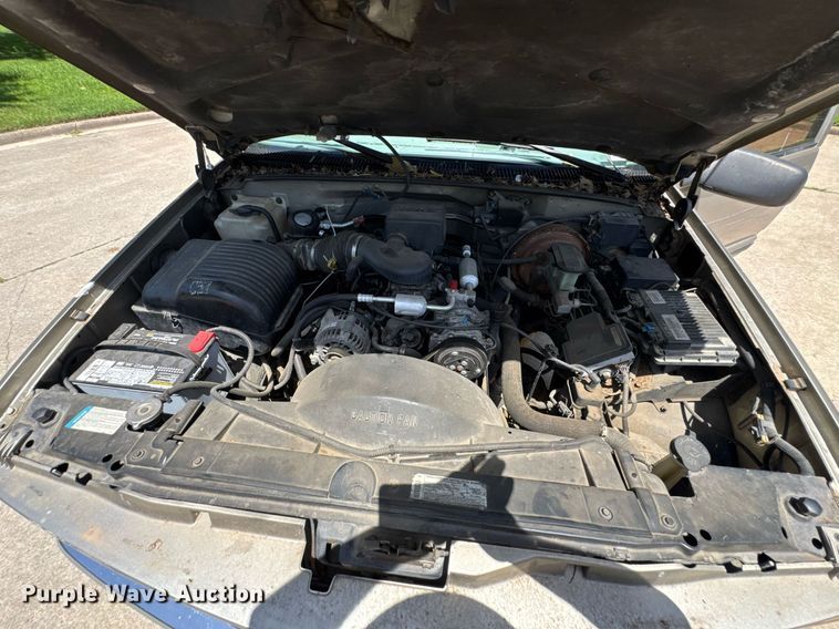 image for item DU9395 1999 GMC Sierra 2500 Crew Cab pickup truck