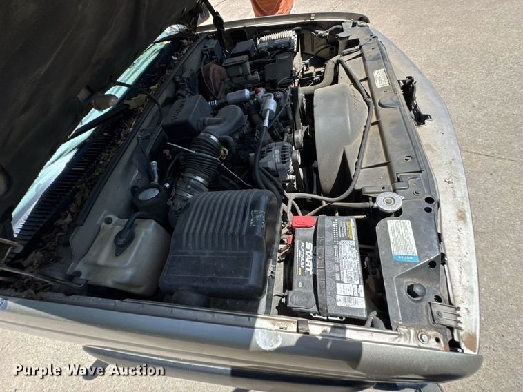 image for item DU9395 1999 GMC Sierra 2500 Crew Cab pickup truck