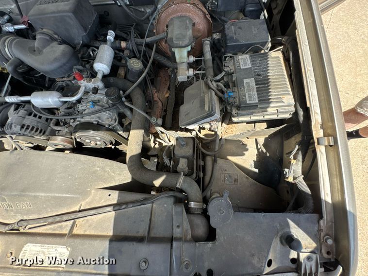 image for item DU9395 1999 GMC Sierra 2500 Crew Cab pickup truck