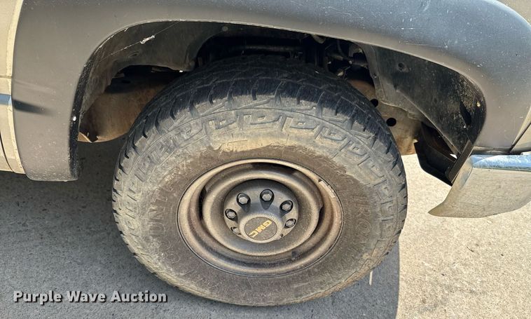 image for item DU9395 1999 GMC Sierra 2500 Crew Cab pickup truck