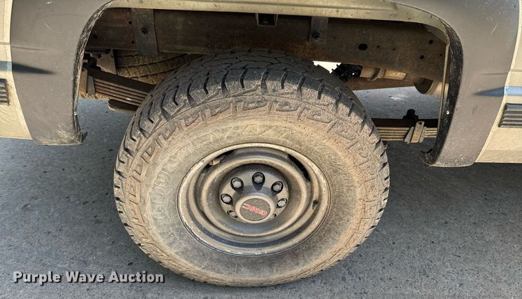 image for item DU9395 1999 GMC Sierra 2500 Crew Cab pickup truck