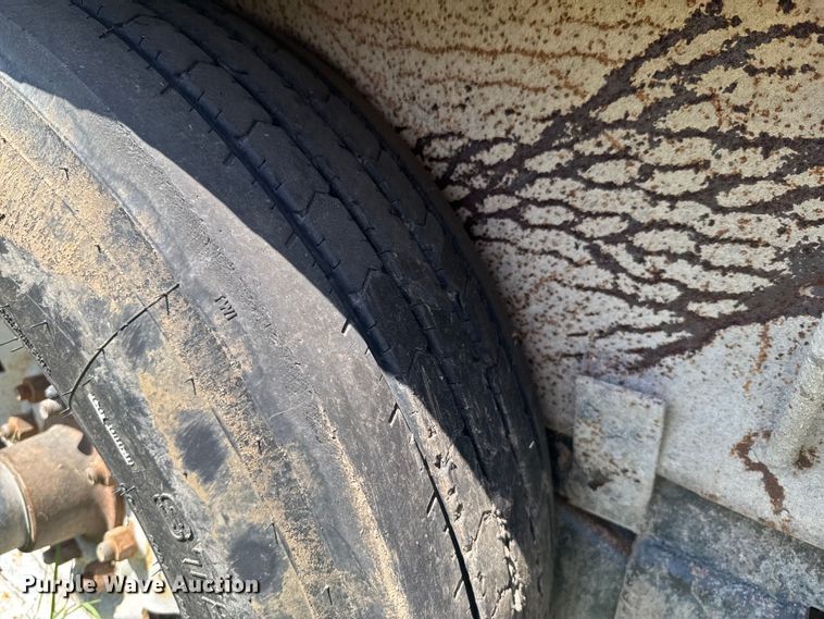 image for item DU9448 2012 PJ equipment trailer