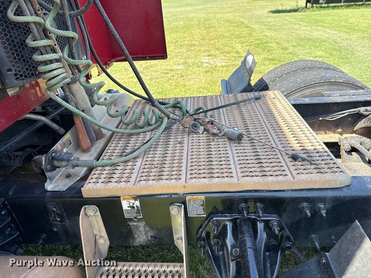 image for item DW5124 2018 Peterbilt 579 semi truck