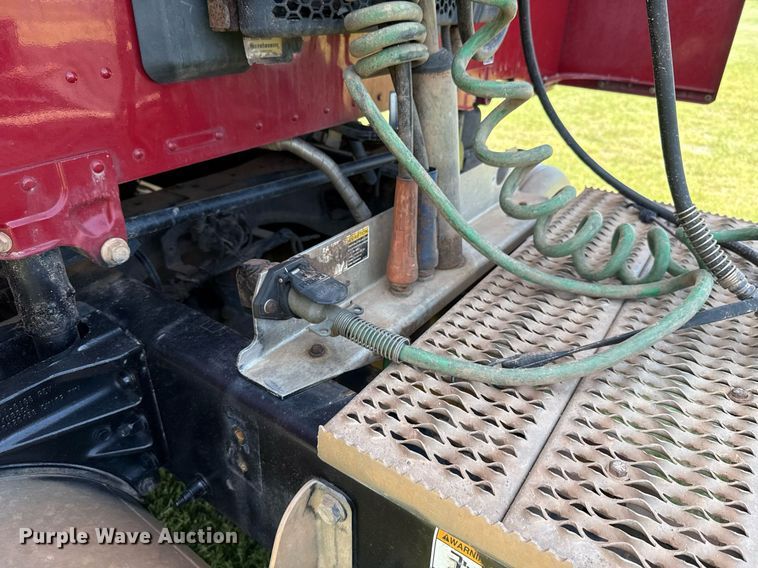 image for item DW5124 2018 Peterbilt 579 semi truck