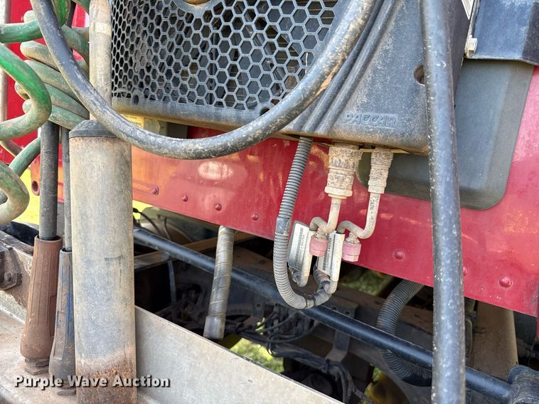 image for item DW5124 2018 Peterbilt 579 semi truck