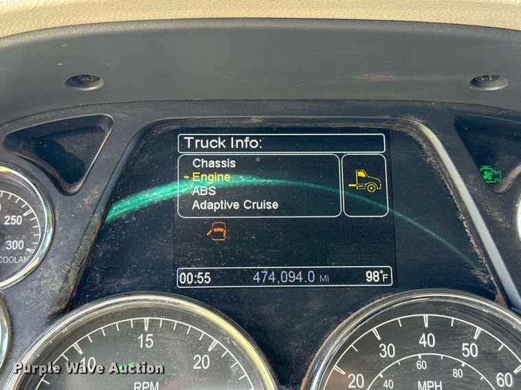 image for item DW5124 2018 Peterbilt 579 semi truck