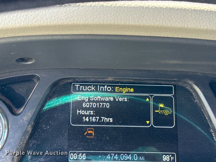 image for item DW5124 2018 Peterbilt 579 semi truck