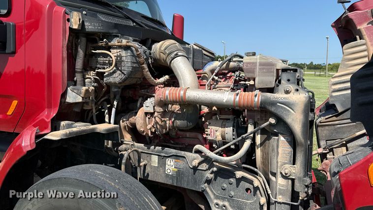 image for item DW5124 2018 Peterbilt 579 semi truck