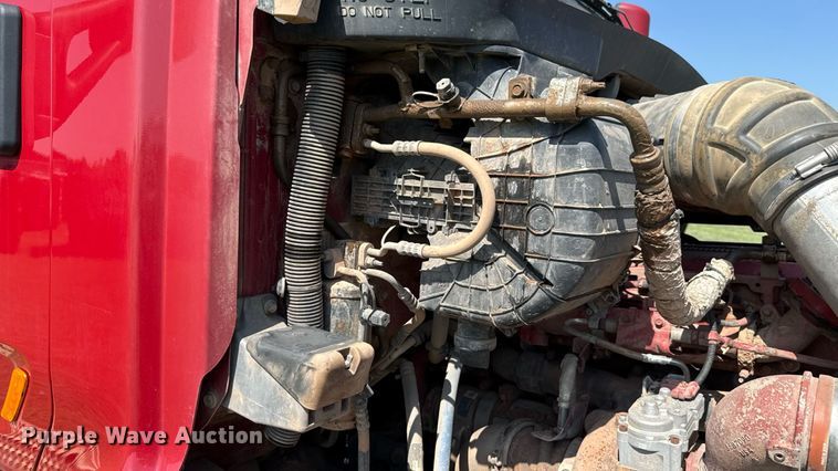 image for item DW5124 2018 Peterbilt 579 semi truck