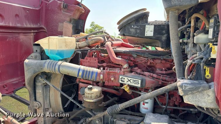 image for item DW5124 2018 Peterbilt 579 semi truck