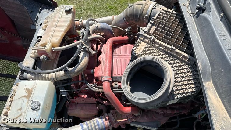 image for item DW5124 2018 Peterbilt 579 semi truck