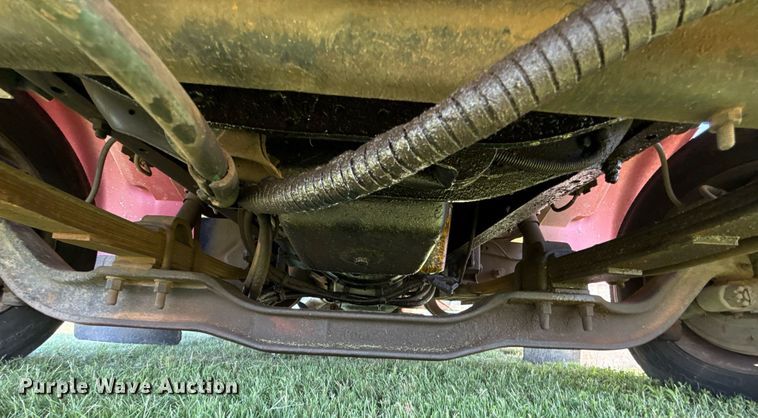 image for item DW5125 1999 International 4700 rollback truck