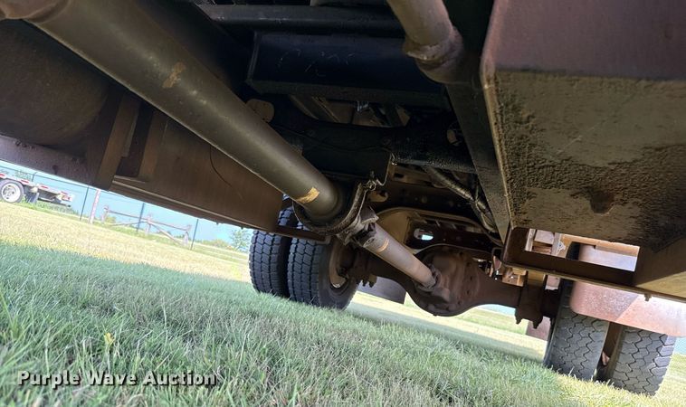 image for item DW5125 1999 International 4700 rollback truck