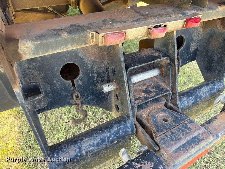 image for item DW5125 1999 International 4700 rollback truck