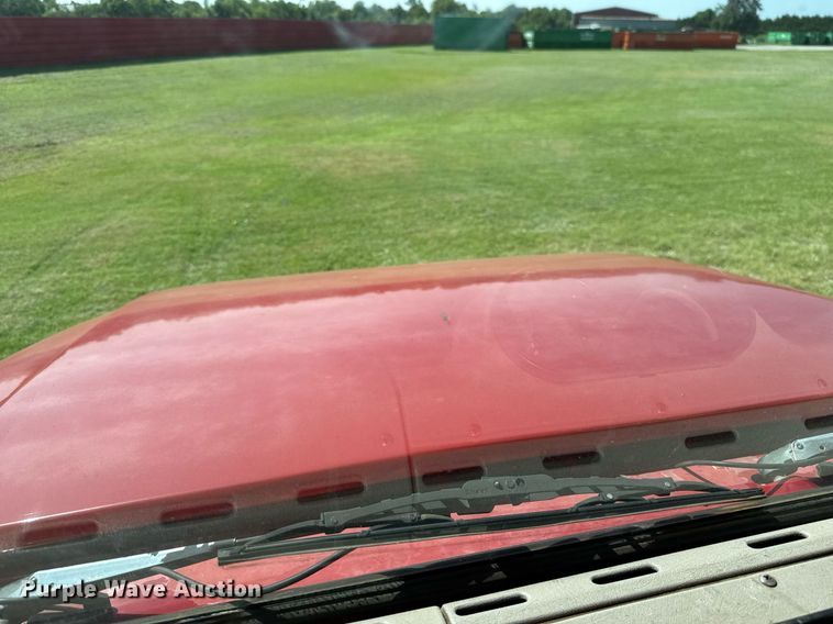 image for item DW5125 1999 International 4700 rollback truck