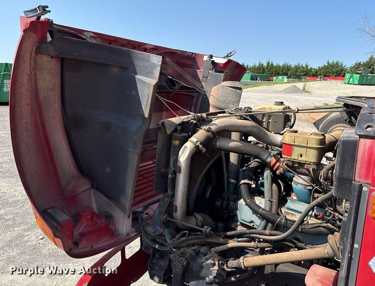 image for item DW5125 1999 International 4700 rollback truck