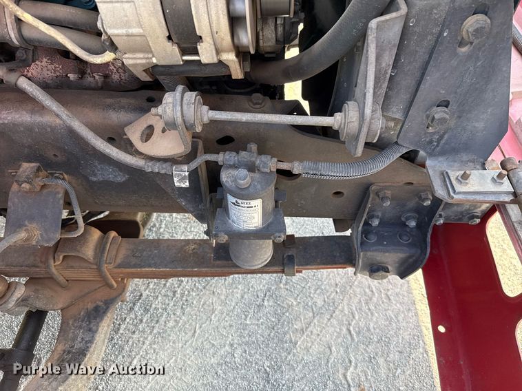 image for item DW5125 1999 International 4700 rollback truck