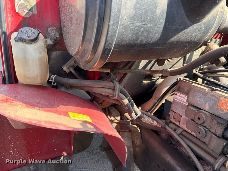 image for item DW5125 1999 International 4700 rollback truck