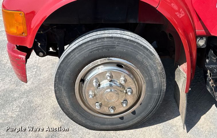 image for item DW5125 1999 International 4700 rollback truck