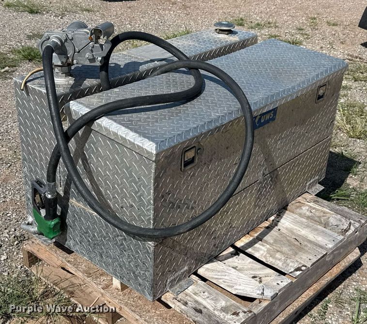 image for item DW5159 2018 Curt Group diesel fuel tank