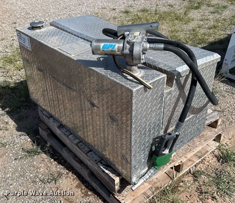 image for item DW5159 2018 Curt Group diesel fuel tank